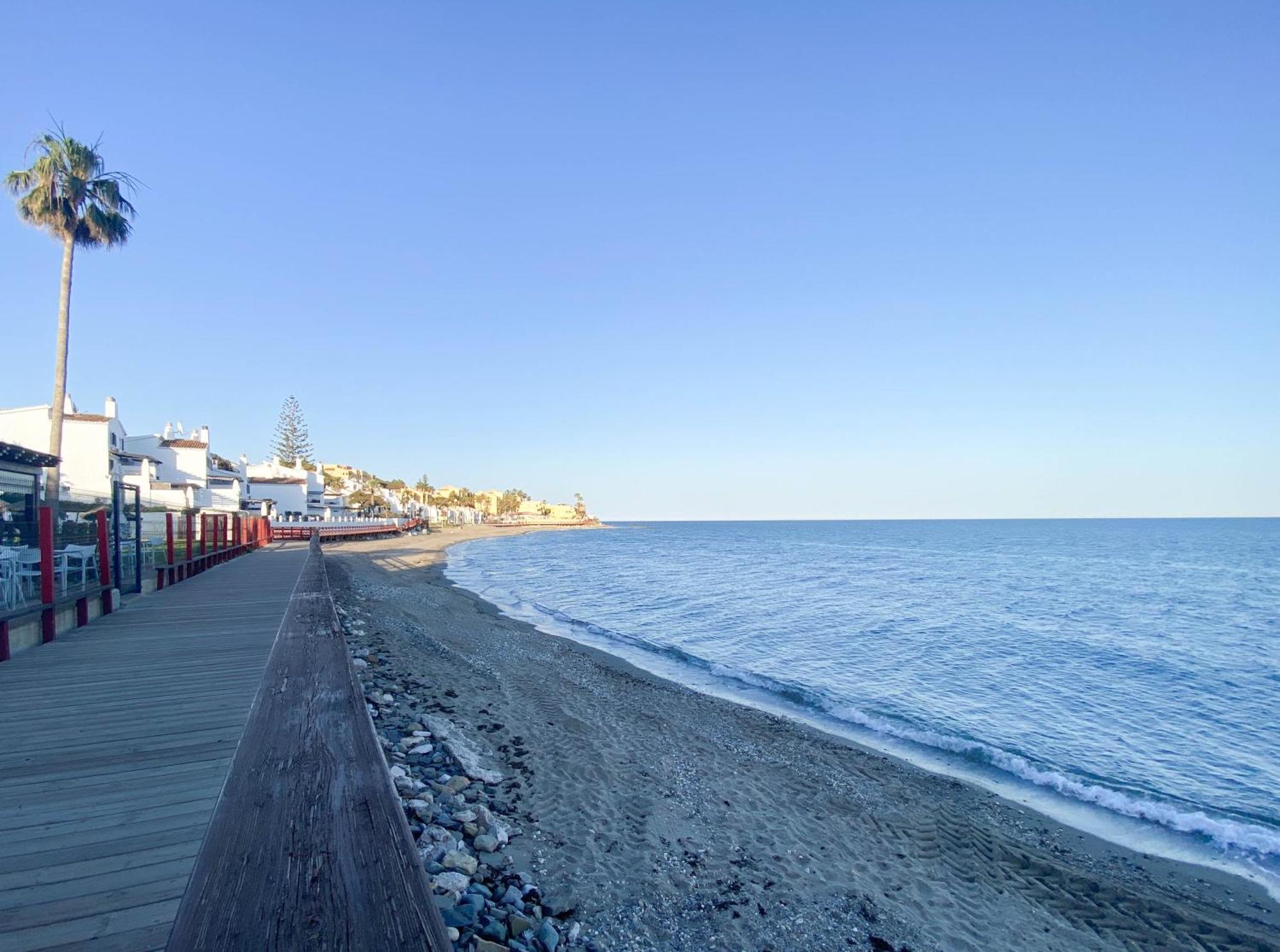 Frontline Beach Ground Floor With Privet Garden, Mi Capricho 16 Mijas Zewnętrze zdjęcie