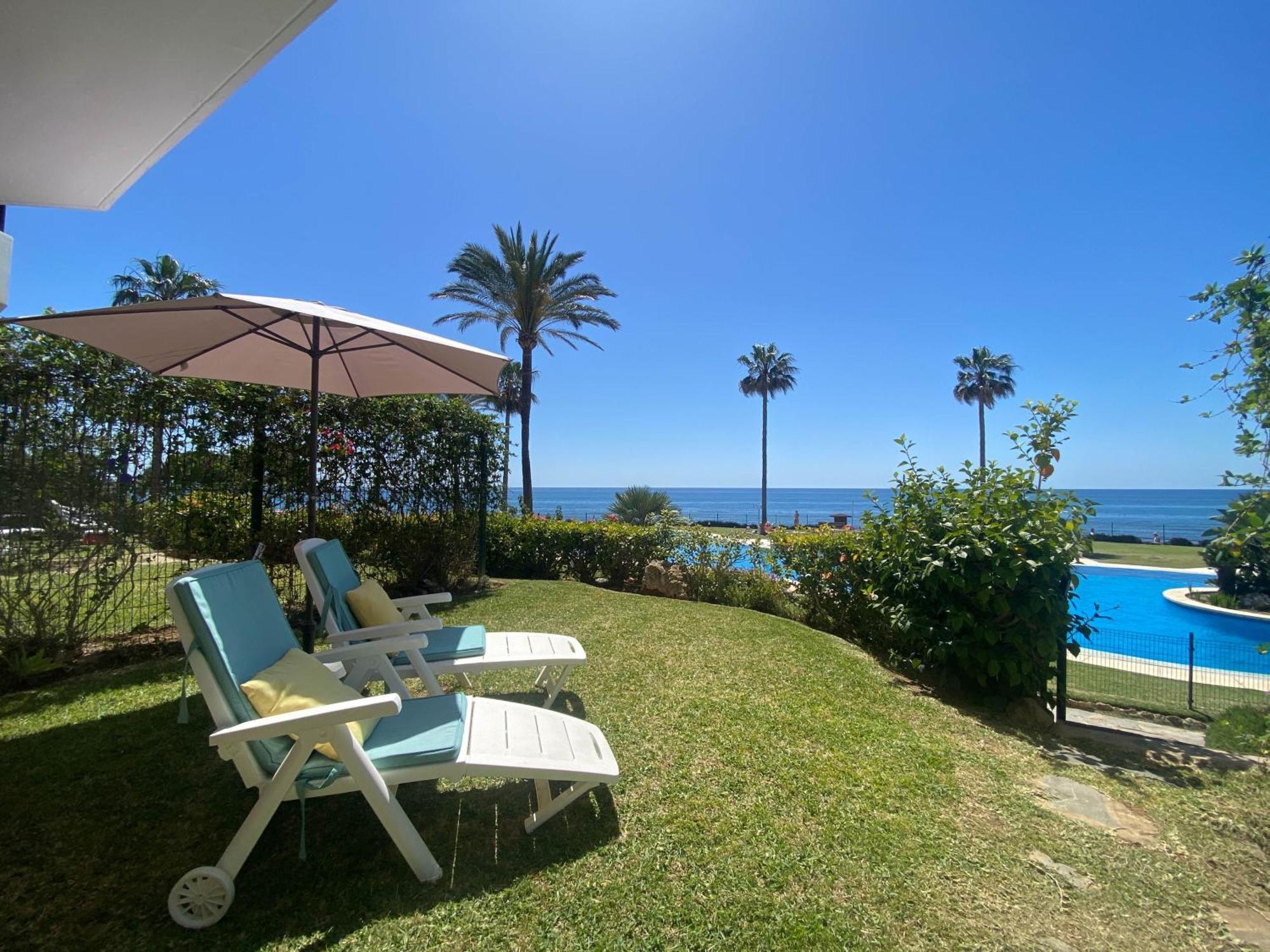 Frontline Beach Ground Floor With Privet Garden, Mi Capricho 16 Mijas Zewnętrze zdjęcie