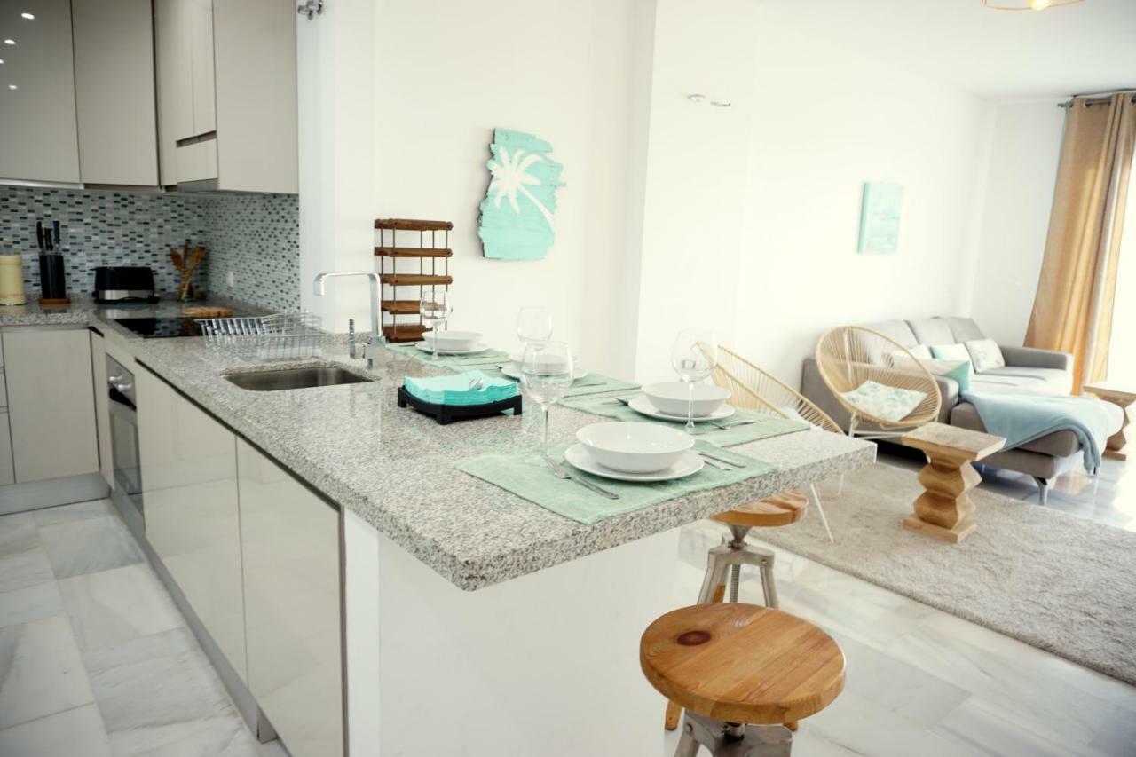 Frontline Beach Ground Floor With Privet Garden, Mi Capricho 16 Mijas Zewnętrze zdjęcie