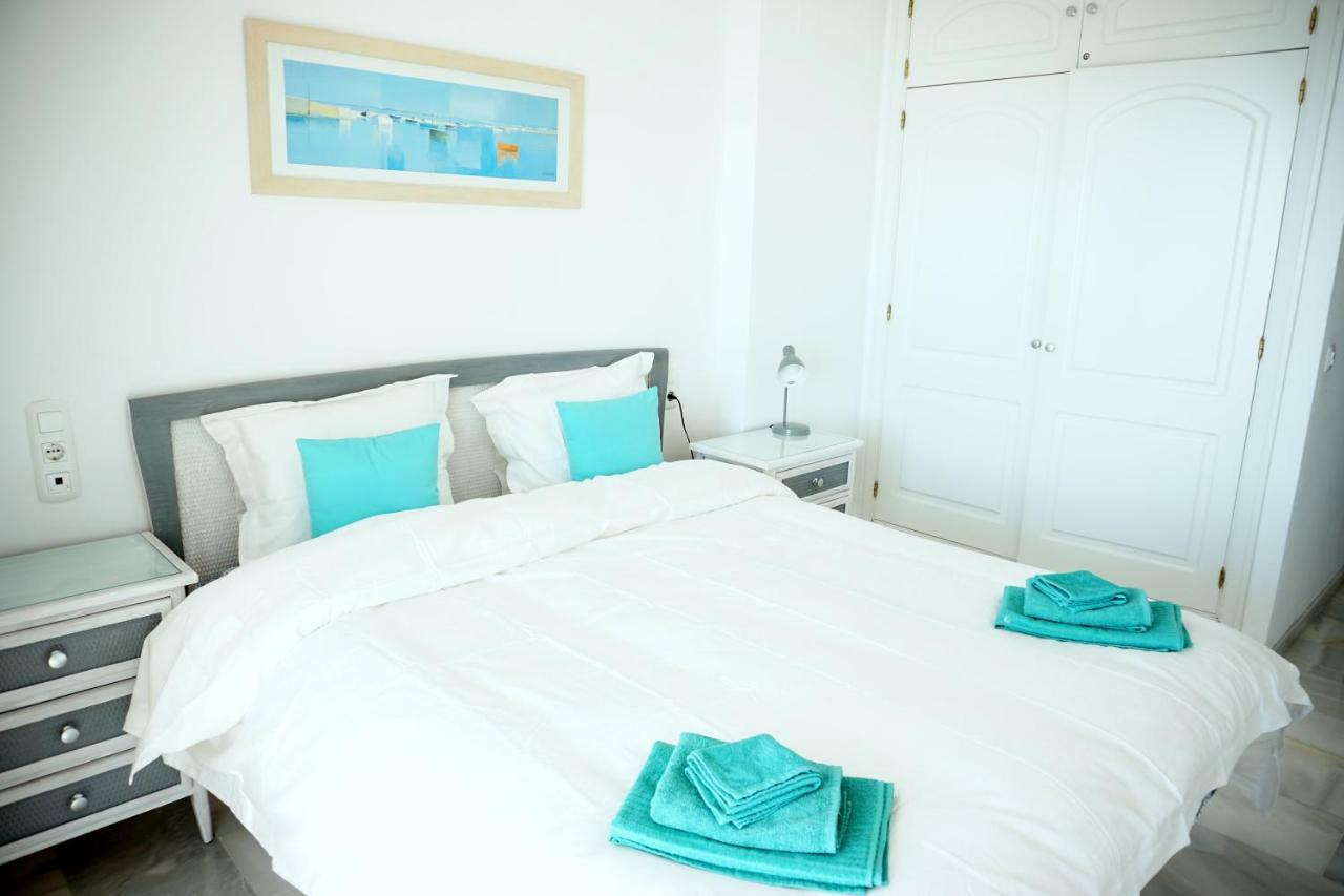 Frontline Beach Ground Floor With Privet Garden, Mi Capricho 16 Mijas Zewnętrze zdjęcie